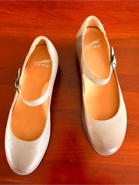 Dansko Women's “Marcella” Mary Jane Leather Flats in Light Taupe. EUC!
